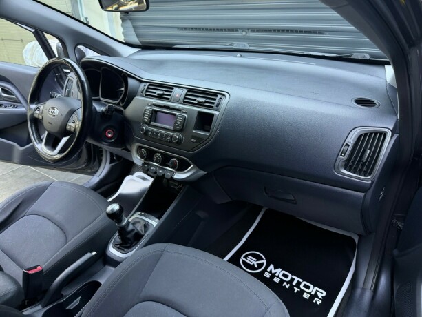 kia-rio-bensin-2015-big-11
