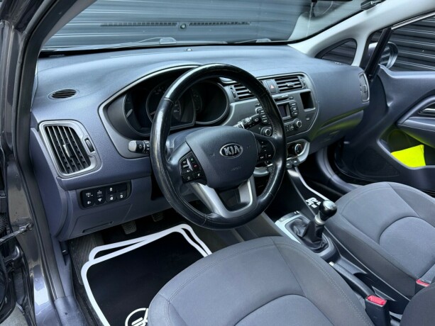kia-rio-bensin-2015-big-10