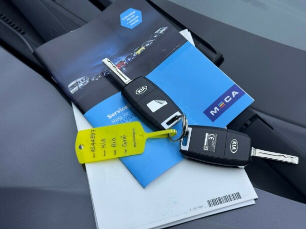 kia-rio-bensin-2015-big-27