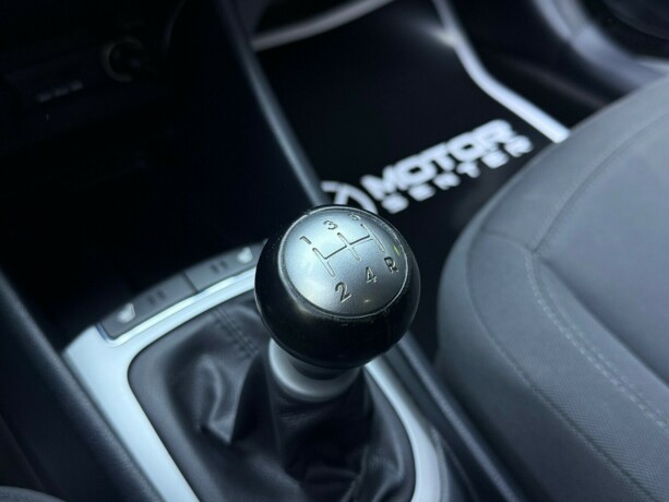 kia-rio-bensin-2015-big-19