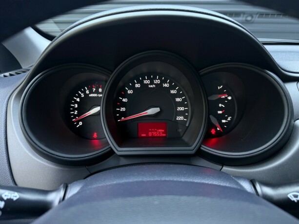 kia-rio-bensin-2015-big-14