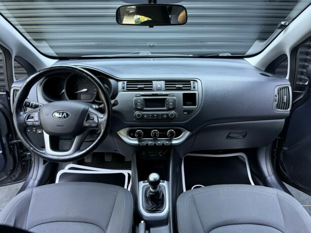 kia-rio-bensin-2015-big-9