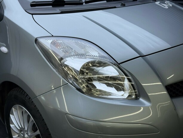 toyota-yaris-bensin-2009-big-3