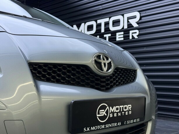 toyota-yaris-bensin-2009-big-4
