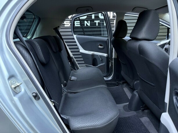 toyota-yaris-bensin-2009-big-18