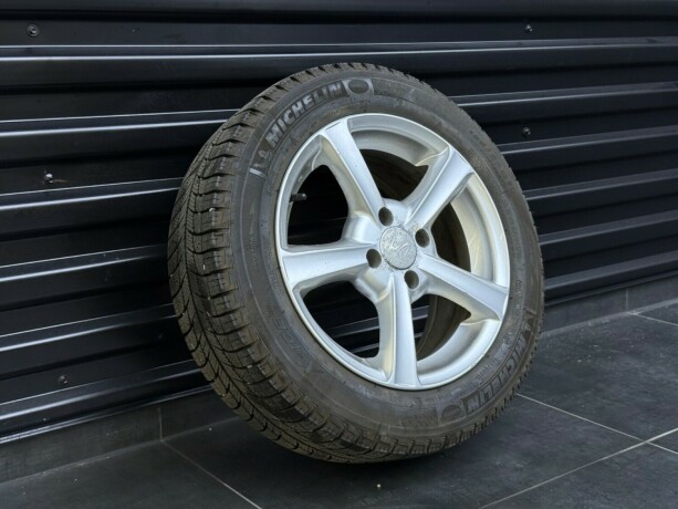 toyota-yaris-bensin-2009-big-23