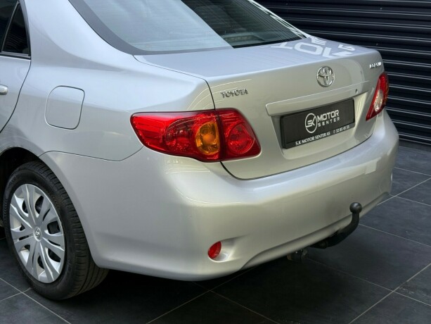 toyota-corolla-bensin-2010-big-5