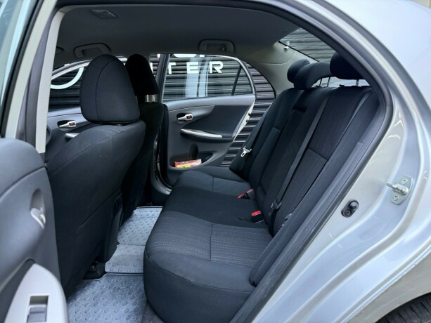 toyota-corolla-bensin-2010-big-21