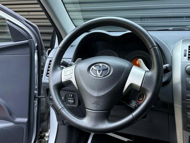 toyota-corolla-bensin-2010-big-12