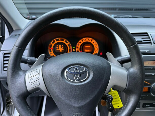 toyota-corolla-bensin-2010-big-13