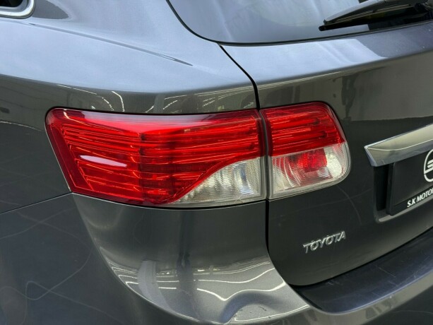 toyota-avensis-bensin-2013-big-6