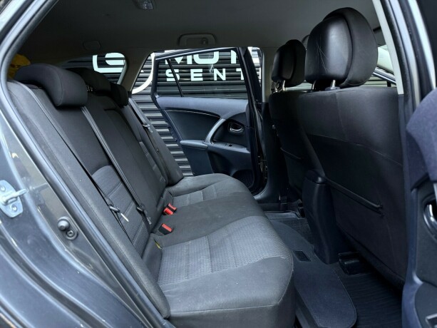 toyota-avensis-bensin-2013-big-25