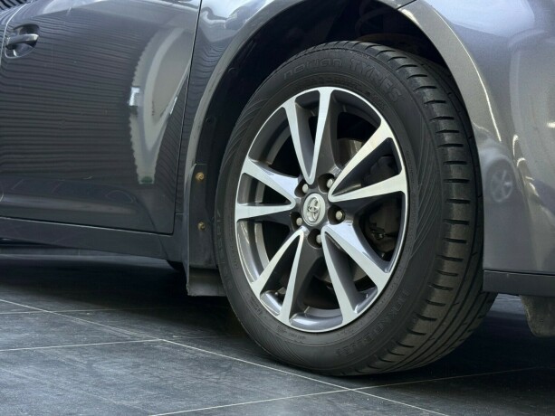 toyota-avensis-bensin-2013-big-7