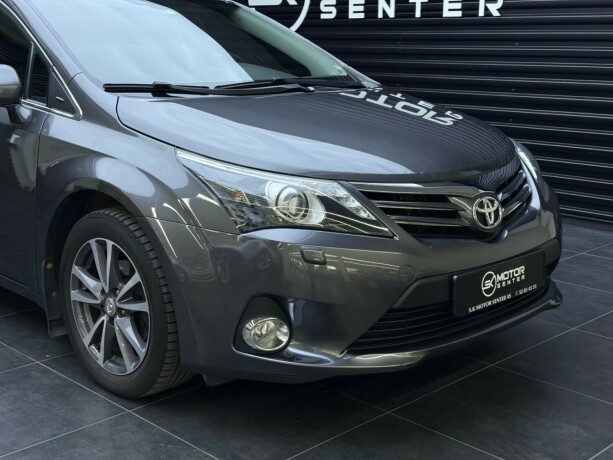 toyota-avensis-bensin-2013-big-2