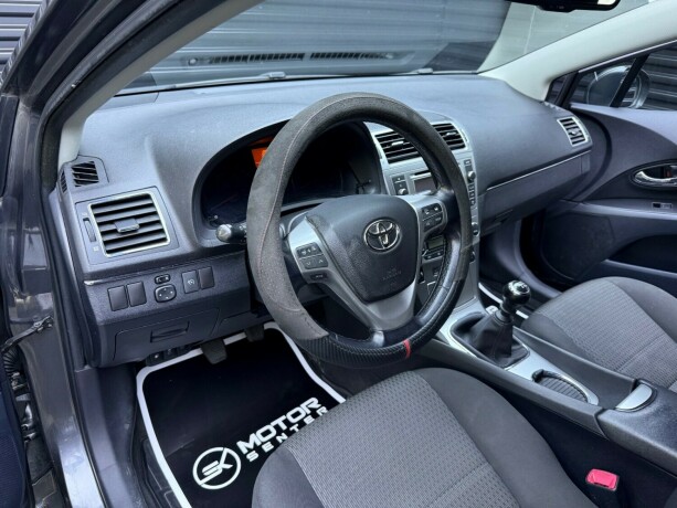 toyota-avensis-bensin-2013-big-10