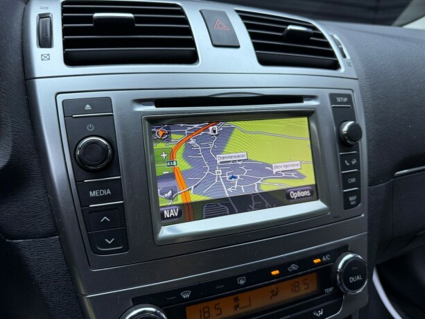 toyota-avensis-bensin-2013-big-17
