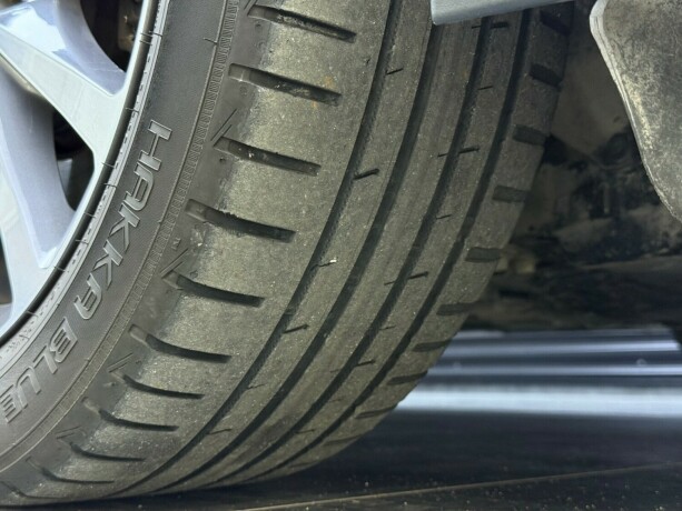 toyota-avensis-bensin-2013-big-8
