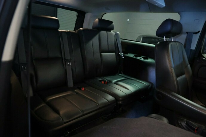 chevrolet-suburban-bensin-2010-big-11