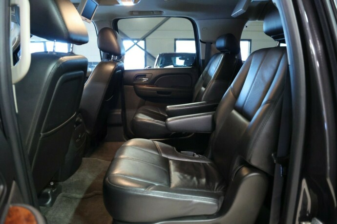 chevrolet-suburban-bensin-2010-big-8