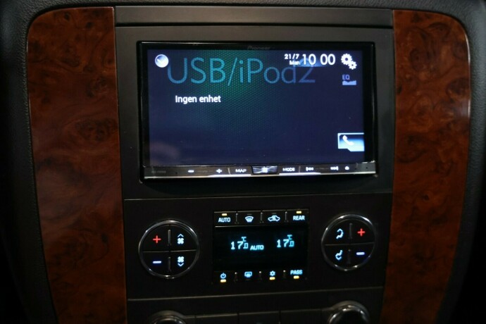 chevrolet-suburban-bensin-2010-big-15