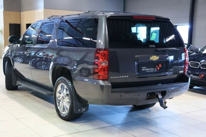 chevrolet-suburban-bensin-2010-big-1