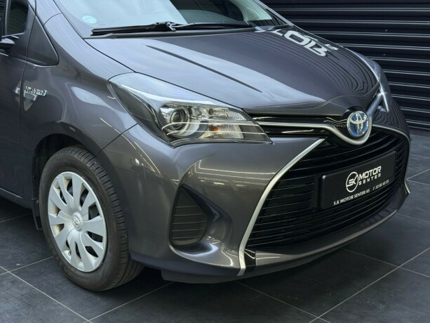 toyota-yaris-elektrisitetbensin-2016-big-2
