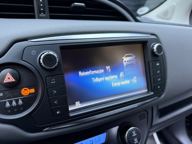 toyota-yaris-elektrisitetbensin-2016-big-18