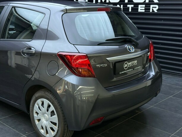 toyota-yaris-elektrisitetbensin-2016-big-5