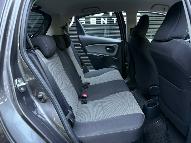 toyota-yaris-elektrisitetbensin-2016-big-29
