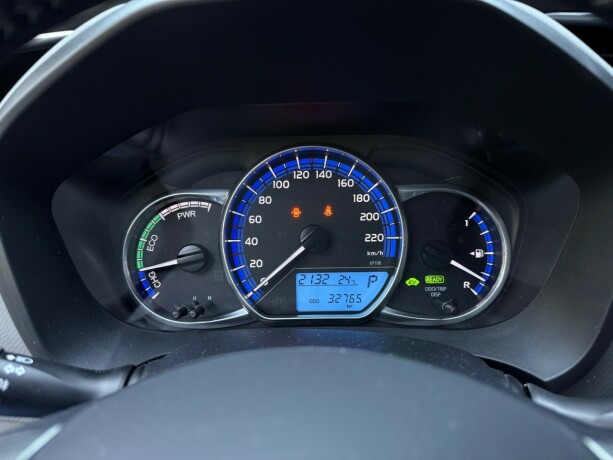 toyota-yaris-elektrisitetbensin-2016-big-14