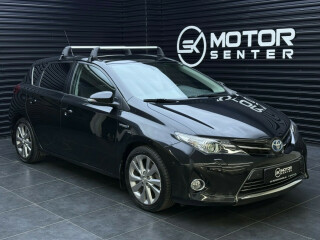 Toyota | Auris | Elektrisitet+bensin | 2015