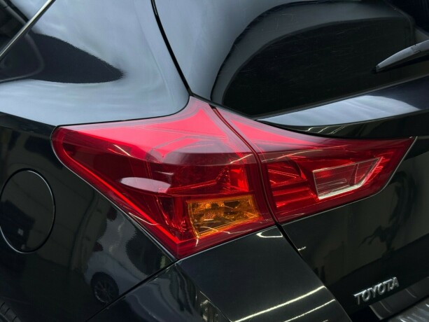 toyota-auris-elektrisitetbensin-2015-big-6