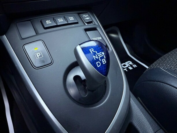 toyota-auris-elektrisitetbensin-2015-big-22