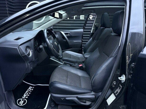 toyota-auris-elektrisitetbensin-2015-big-24