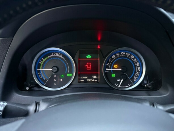 toyota-auris-elektrisitetbensin-2015-big-13