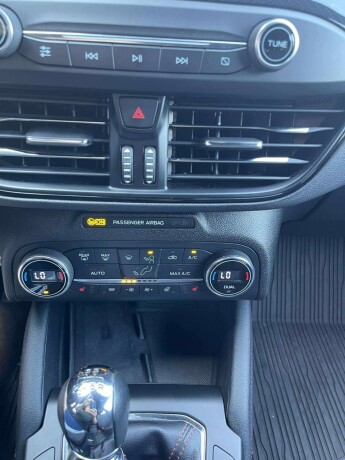ford-focus-elektrisitetbensin-2021-big-18