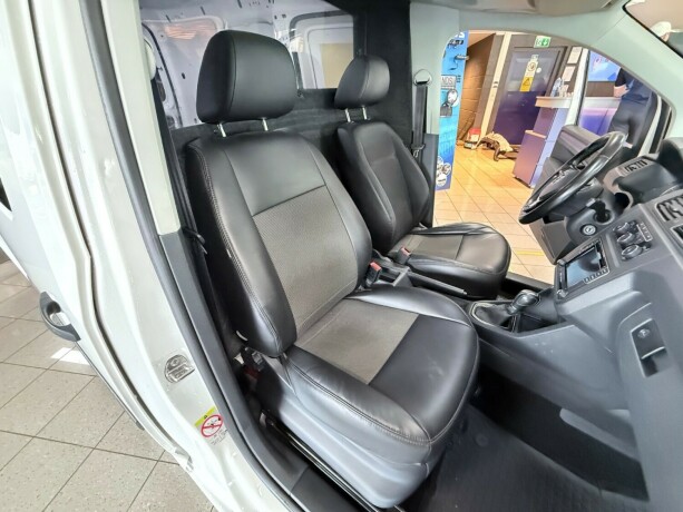 volkswagen-caddy-maxi-diesel-2018-big-23
