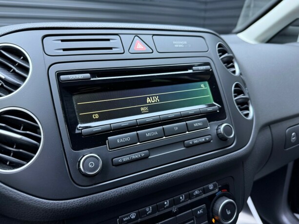 volkswagen-golf-plus-bensin-2013-big-19