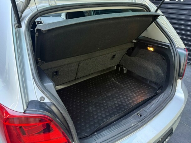 volkswagen-polo-bensin-2015-big-29
