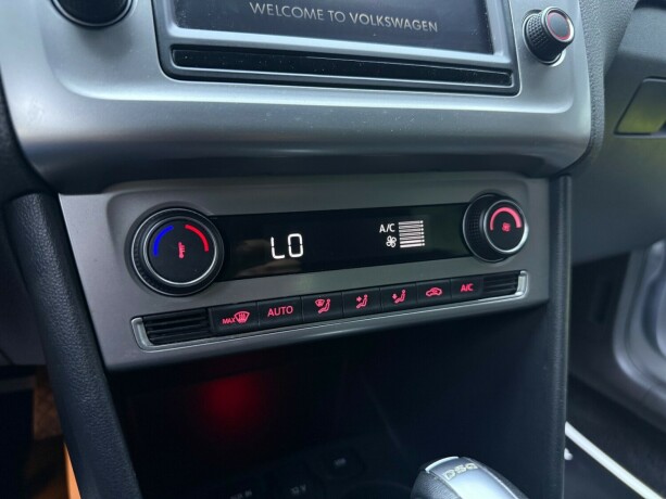 volkswagen-polo-bensin-2015-big-23