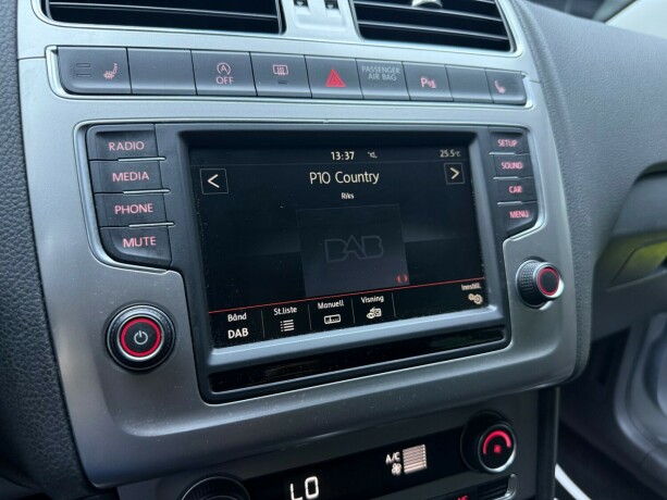 volkswagen-polo-bensin-2015-big-21