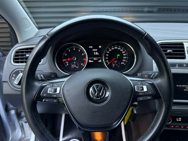 volkswagen-polo-bensin-2015-big-13