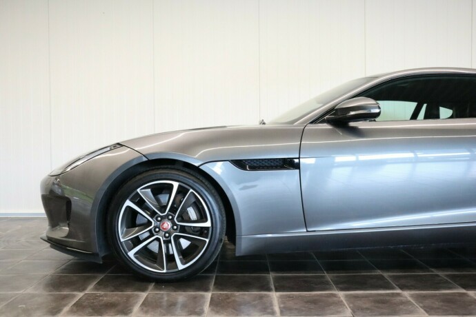 jaguar-f-type-bensin-2018-big-3