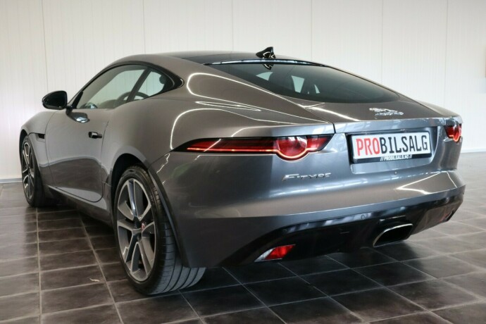 jaguar-f-type-bensin-2018-big-8