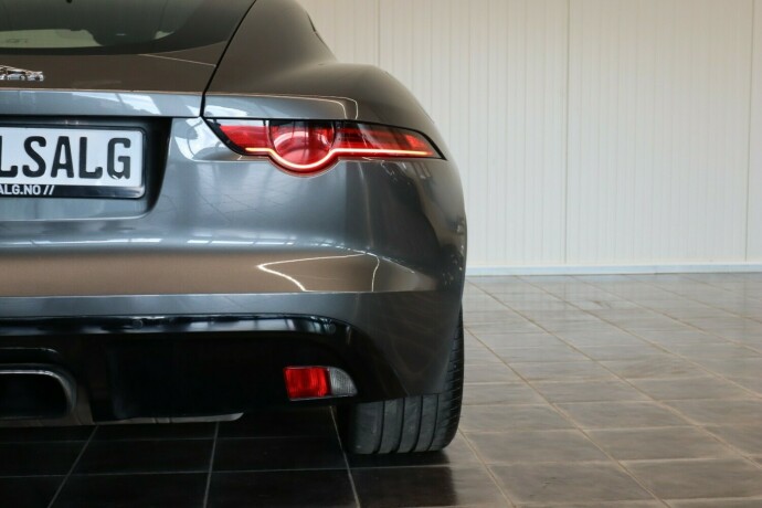 jaguar-f-type-bensin-2018-big-12