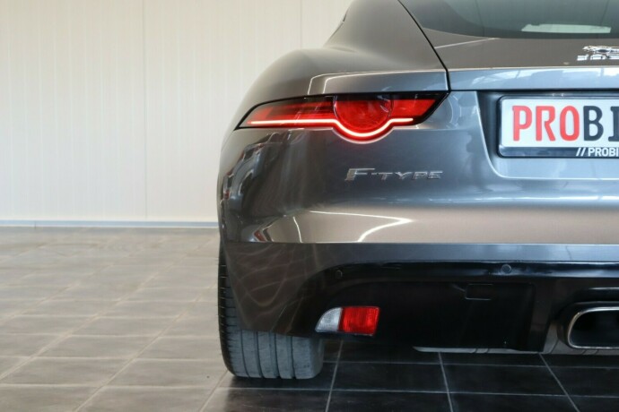 jaguar-f-type-bensin-2018-big-11