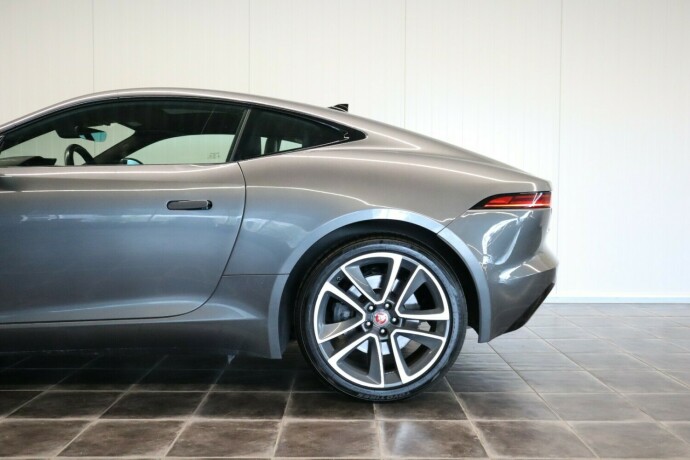 jaguar-f-type-bensin-2018-big-2