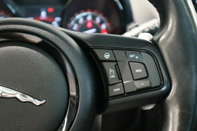 jaguar-f-type-bensin-2018-big-19