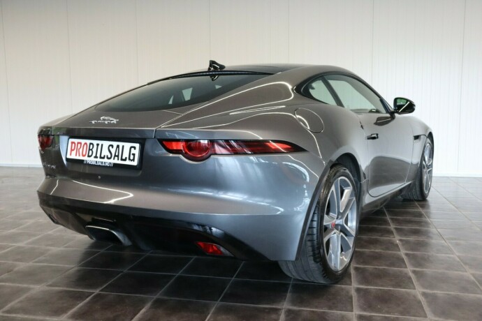 jaguar-f-type-bensin-2018-big-9