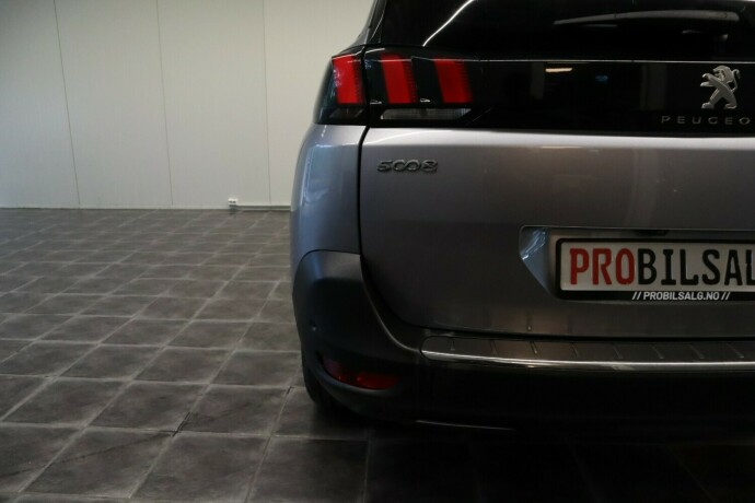 peugeot-5008-bensin-2018-big-8